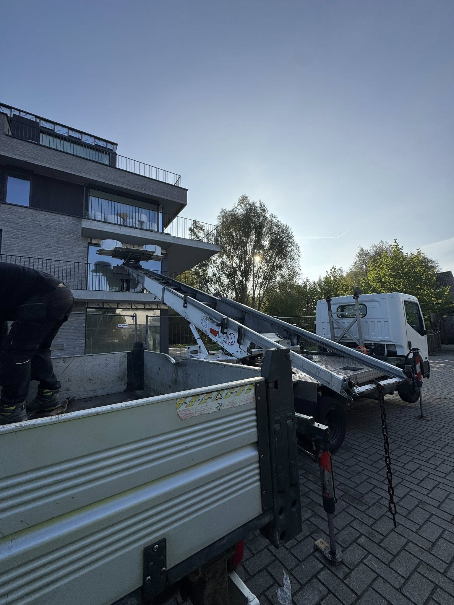 Grote verhuislift 25 meter in Roeselare